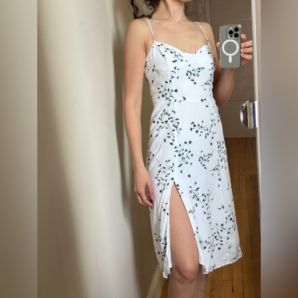SUNDAY BEST Floral White Slit Dress in size Small
